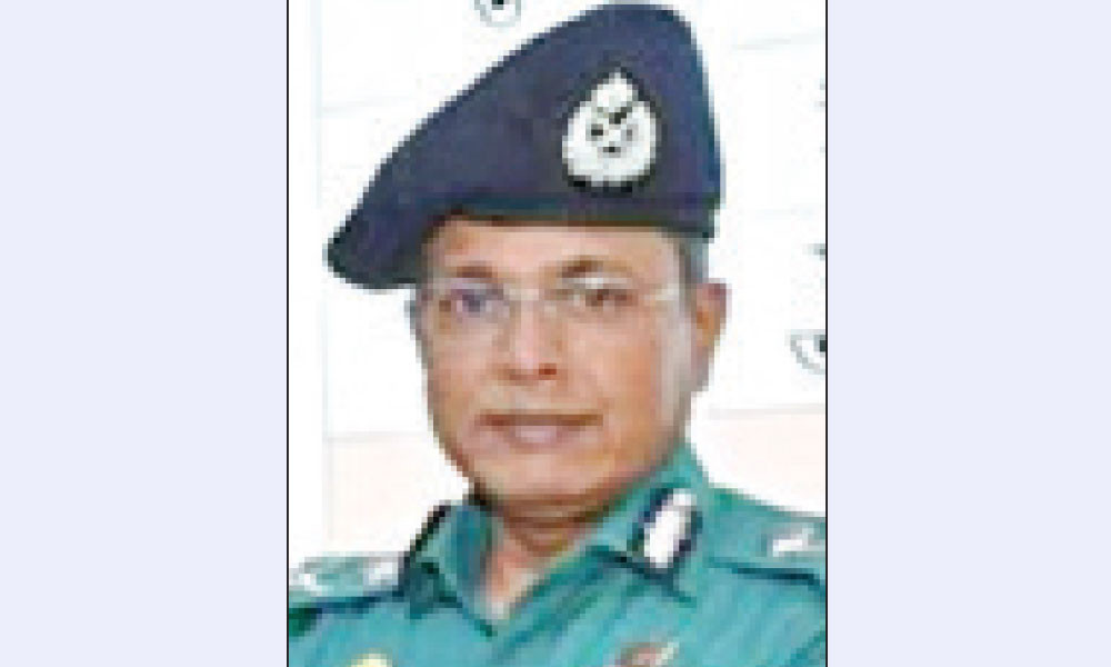 তৃতীয় লিঙ্গের চাঁদাবাজির বিরুদ্ধে কঠোর হুঁশিয়ারি ডিএমপি কমিশনারের