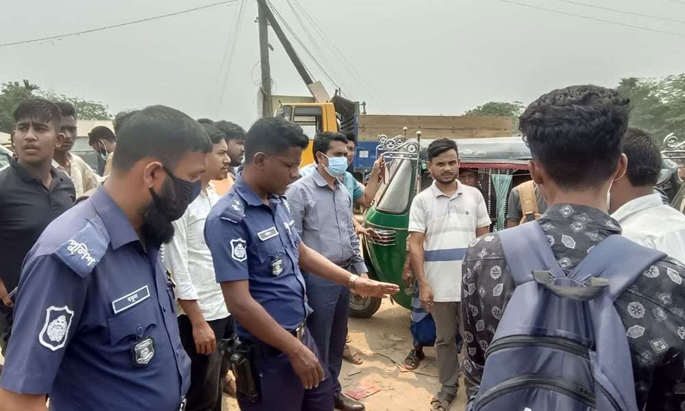 নেত্রকোনায় অতিরিক্ত ভাড়া আদায় করায় জরিমানা