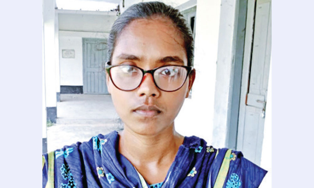 টাকার অভাবে বিশ্ববিদ্যালয়ে ভর্তি অনিশ্চিত নয়মির