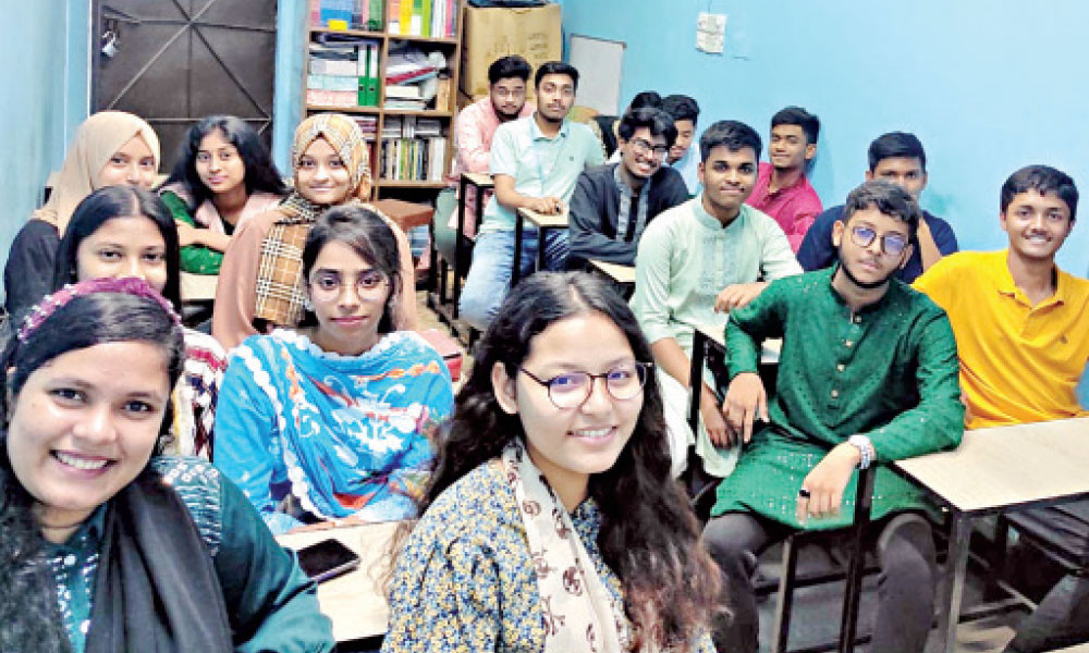 রাজধানীর মিরপুরে মোবাইল ফটোগ্রাফি বিষয়ক কর্মশালা