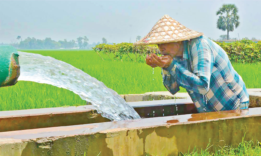প্রচণ্ড গরমে হাঁসফাঁস দেশ, ৩ মৃত্যু