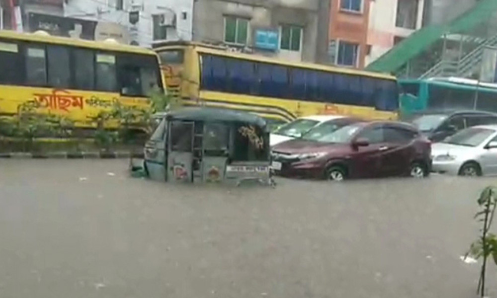 সকালে ঢাকায় হয়ে গেল ৮৭ মিলিমিটার বৃষ্টি