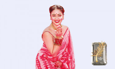 কানে গিয়ে হাতে পেলেন ছবি