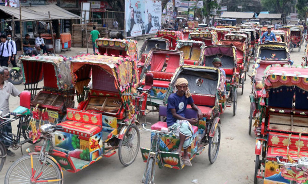 চাঁদার জোরে এত দূর ব্যাটারির রিকশা