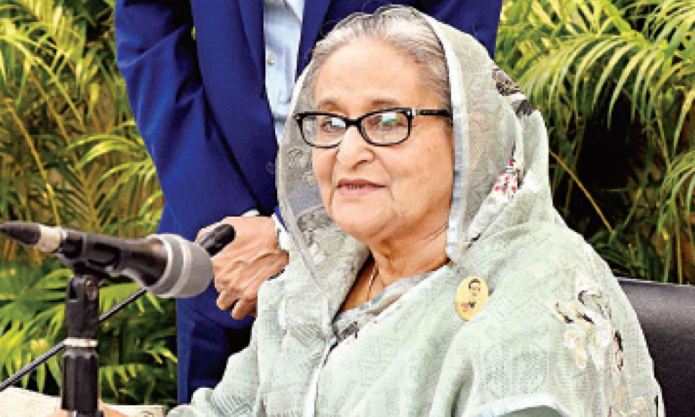 ঘূর্ণিঝড়ে দুর্গতদের পাশে থাকার নির্দেশ প্রধানমন্ত্রীর