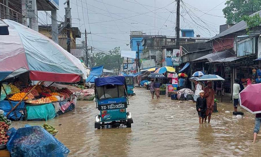 সিলেটে বন্যার শঙ্কা, নদীর পানি বিপৎসীমার ওপরে