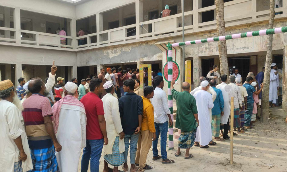 উপজেলা পরিষদ নির্বাচন : নাঙ্গলকোটে ভোটার উপস্থিতি স্বাভাবিক