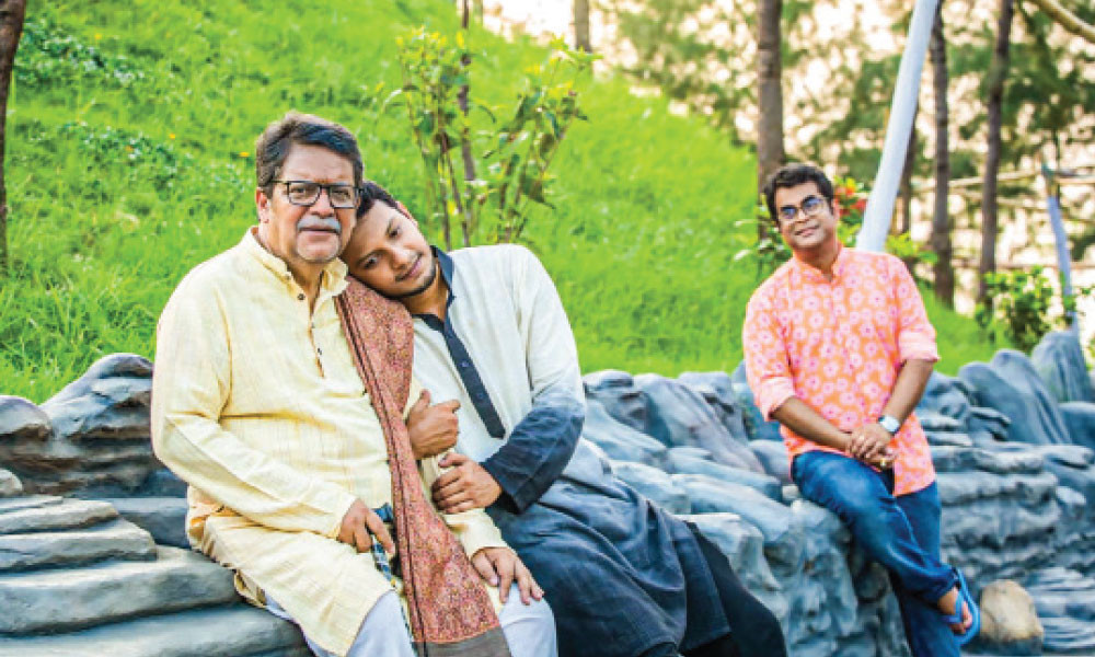 বাবাকে নিয়ে নতুন দুই গান