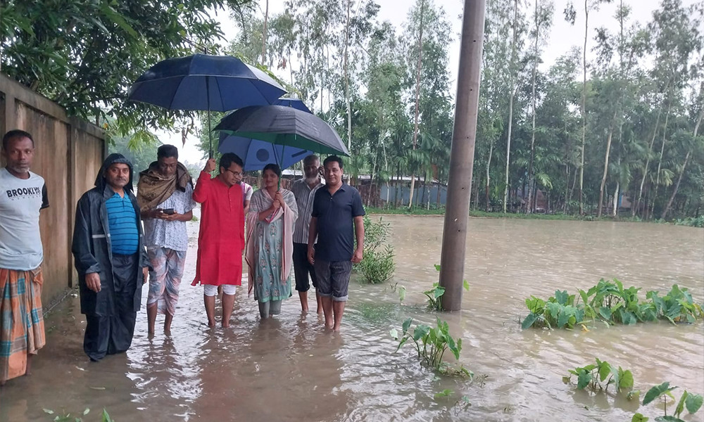 পাহাড়ি ঢল আর বৃষ্টি, মৌলভীবাজারে পানিতে ভাসছে ৩৩২ গ্রাম