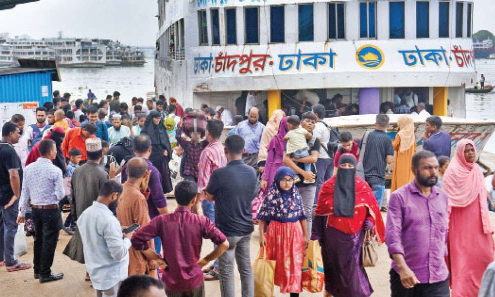 স্বস্তিতেই ঢাকায় ফিরছে মানুষ