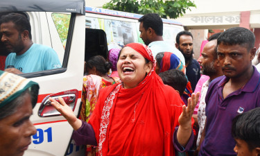 নারী বাইকার জ্যোতির প্রাণ কাড়ল ১০ চাকার ট্রাক, পিষ্ট মরিয়ম