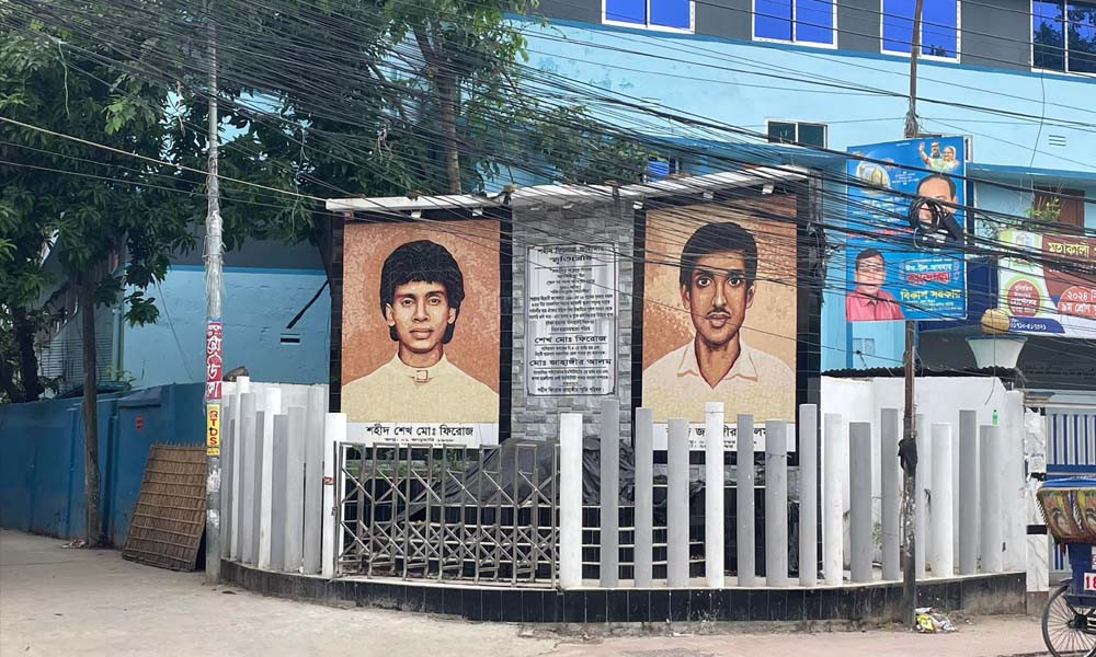 Yetuk onalar va ogillar ortasidagi jinsiy aloqa Ajablanarli darajada katta xorozlar bilan HD porno