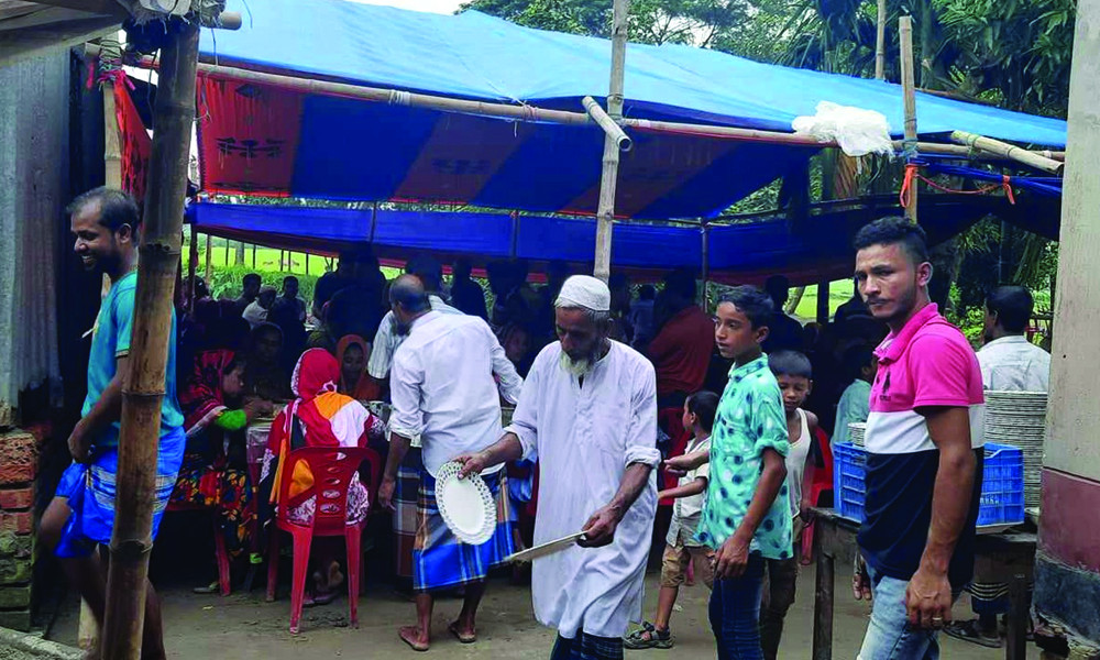 মৃত্যুর আগেই চল্লিশা, গ্রামবাসীকে খাওয়ালেন জীবিত মারফত আলী!