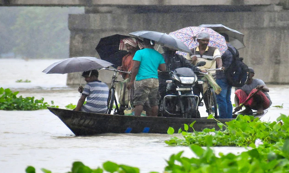 আসামে বন্যায় মৃত্যু ৩৪, পানিবন্দি সাড়ে ছয় লাখ মানুষ