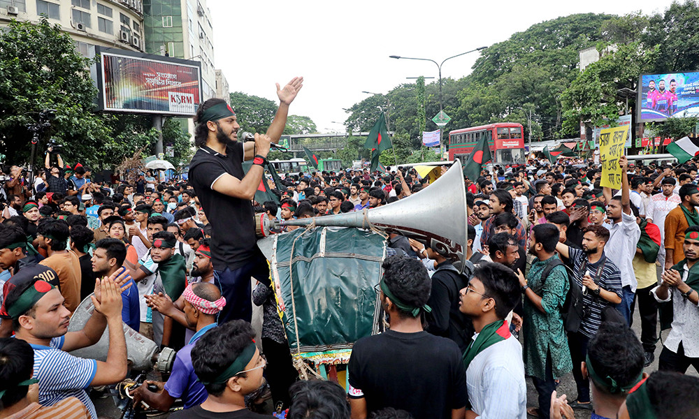 অবরোধে ৮০ শতাংশ বাস চলেনি সড়কে!