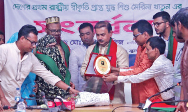 বসুন্ধরা শুভসংঘের উদ্যোগে তাড়াশে যুদ্ধশিশুকে সংবর্ধনা