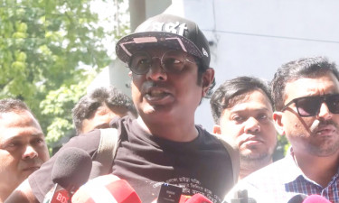 ডিবি কার্যালয় থেকে বেরিয়ে যা বললেন মারজুক রাসেল