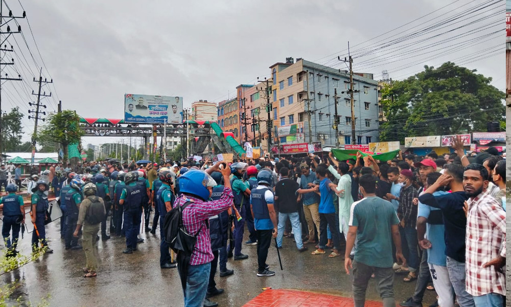 সিলেটে চলছে পুলিশ-শিক্ষার্থীদের পাল্টাপাল্টি ধাওয়া