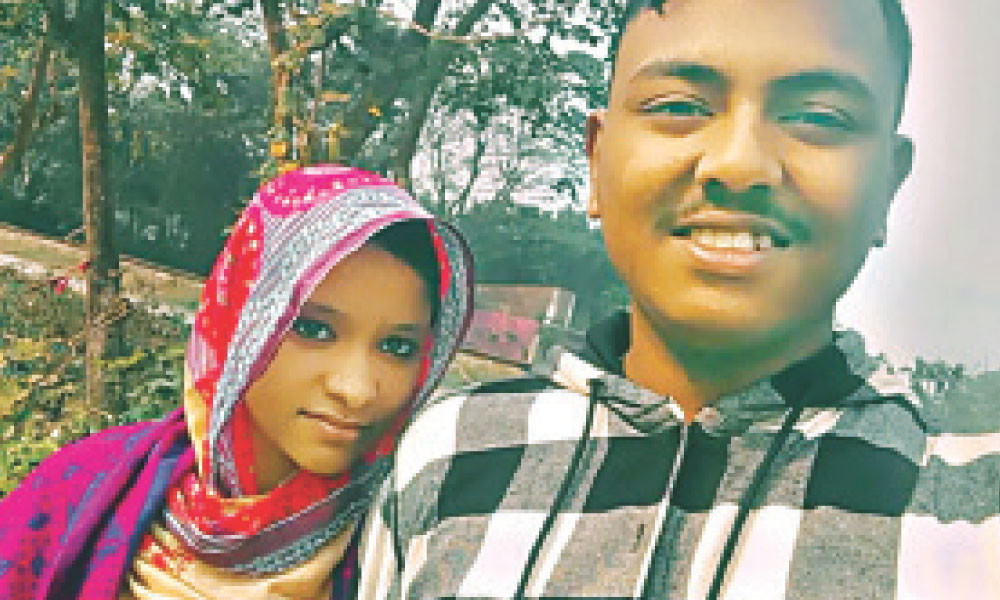 গুলিতে স্বামীর মৃত্যু সইতে না পেরে স্ত্রীর আত্মহত্যা