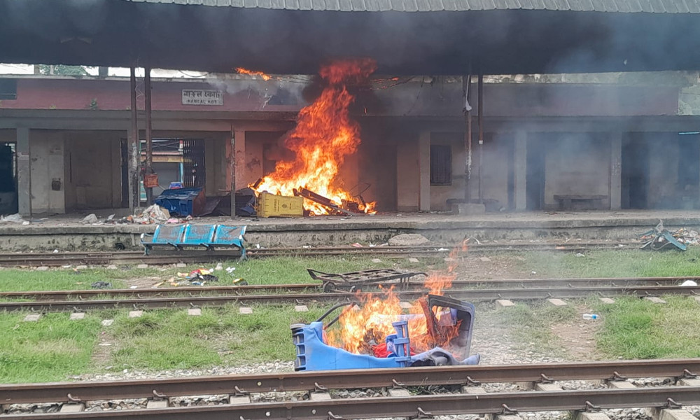 নাঙ্গলকোট থানাসহ নেতাকর্মীদের বাড়ি-ঘরে ভাঙচুর ও লুটপাট