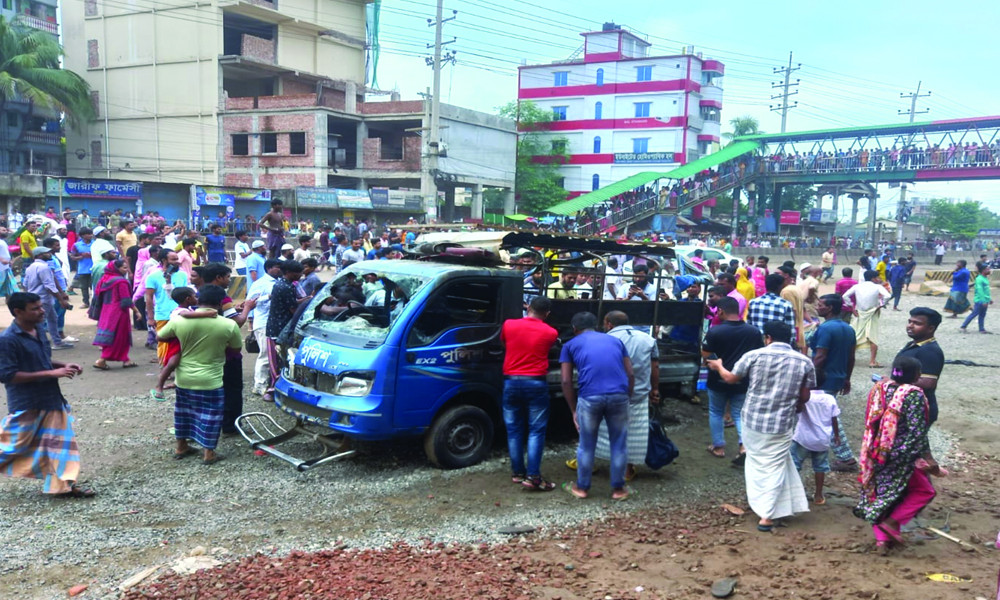 সাভারে নিহতের সংখ্যা বেড়ে দাঁড়াল ৩৪