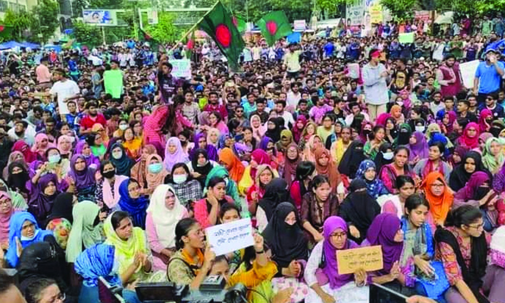 অভ্যন্তরীণ রাজনীতিতে ভারতের হস্তক্ষেপ চান না তিন দেশের ৫ নাগরিক