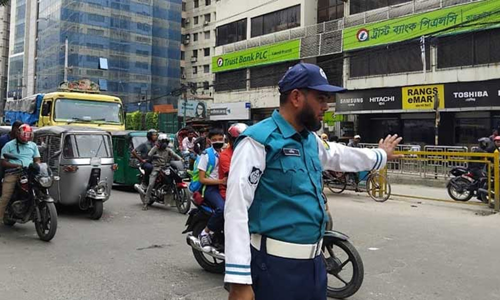 ধীরে ধীরে ঘুরে দাঁড়াচ্ছে রাজধানীর ট্রাফিক পুলিশ