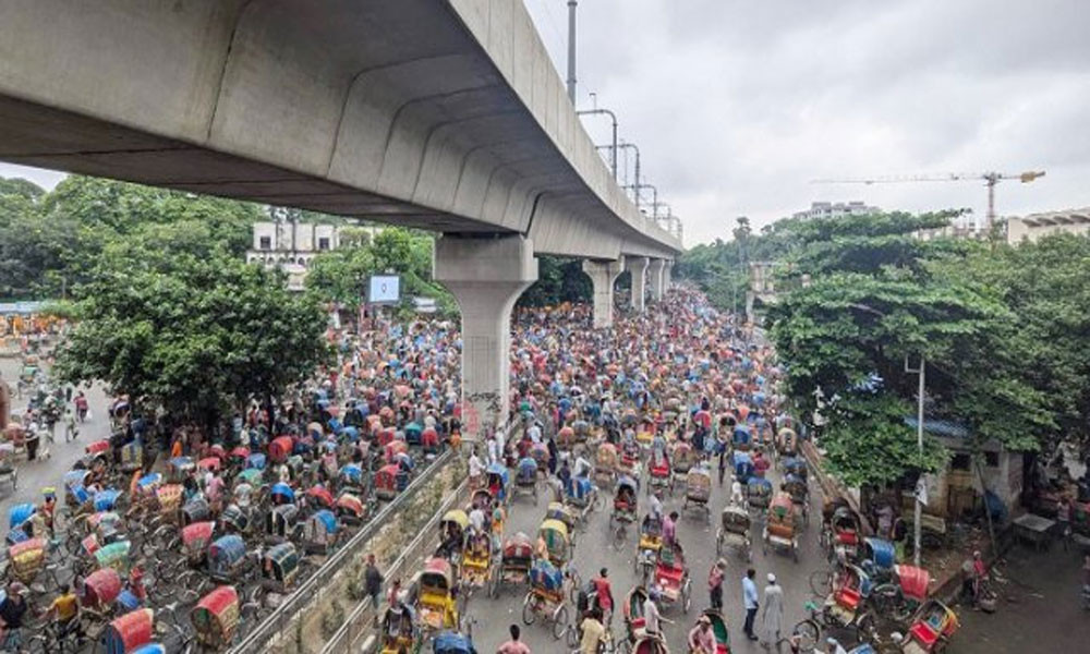 আলটিমেটাম দিয়ে শাহবাগ ছাড়লেন রিকশাচালকরা