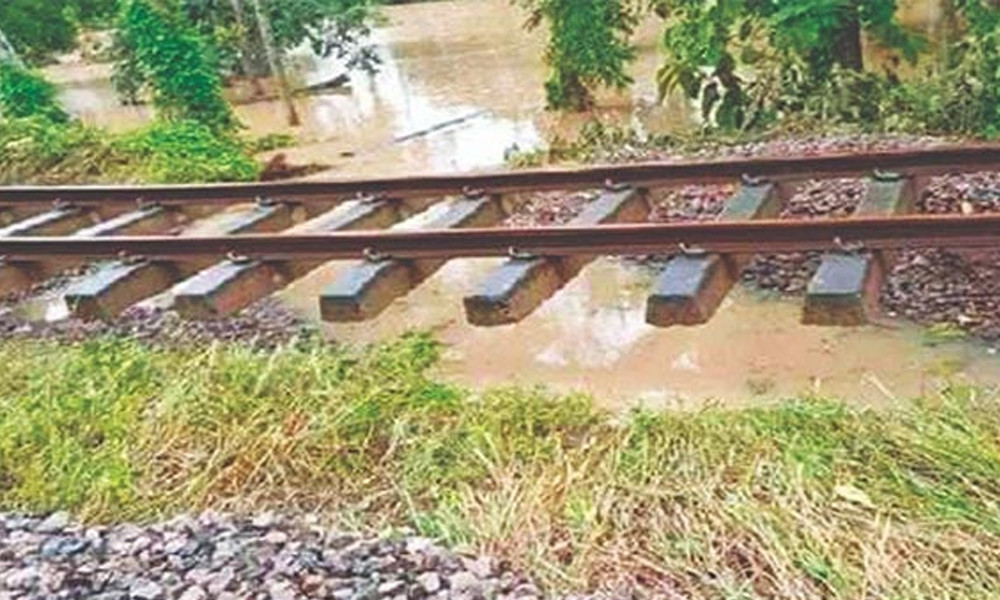 পূর্বাঞ্চলে বন্যায় ১৩ কিলোমিটার রেলপথ ক্ষতিগ্রস্ত