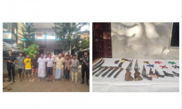 কক্সবাজারে যৌথ বাহিনীর অভিযানে অস্ত্রসহ আটক ৮