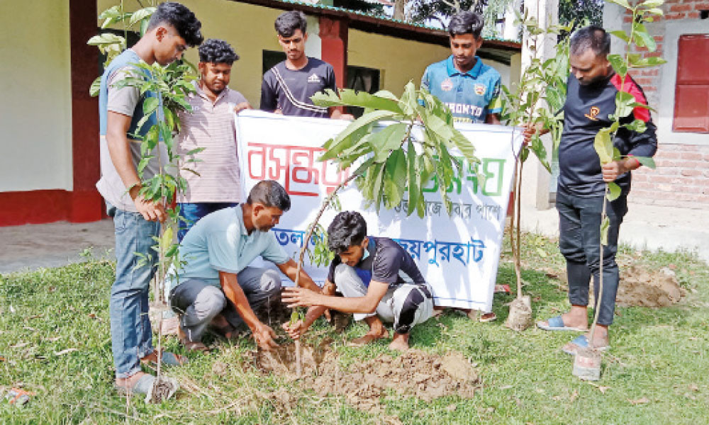 শহীদদের স্মরণে বসুন্ধরা শুভসংঘের চারা রোপণ