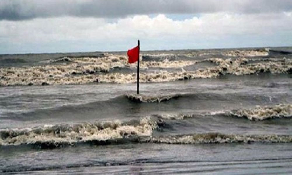 চার সমুদ্রবন্দরে ৩ নম্বর সতর্ক সংকেত