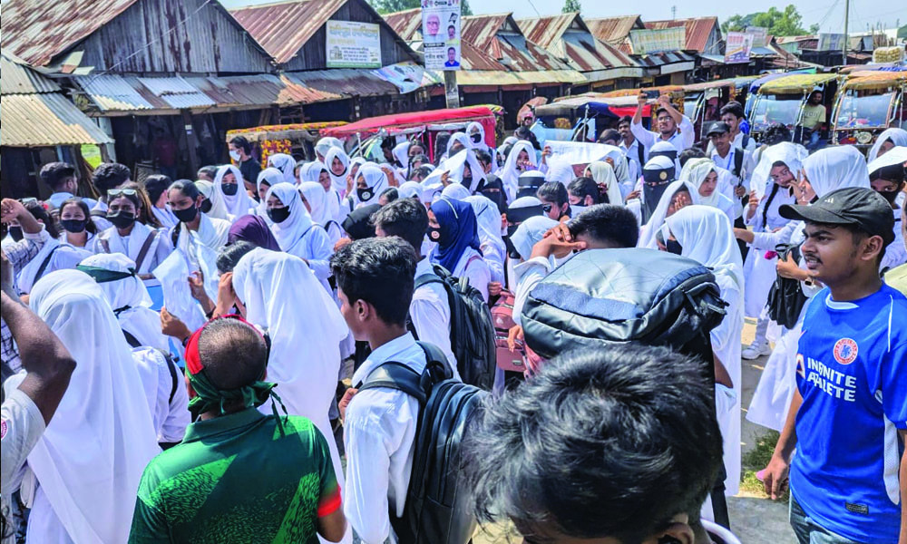 ছাত্র আন্দোলনে হামলা ও হুমকিদাতাদের বিচারের দাবিতে বিক্ষোভ