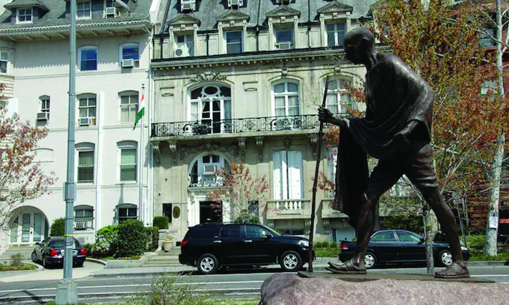 Qishloqlarda qanday sikishayotganini tomosha qiling Seks porno qoshiqchi Natali yalangoch