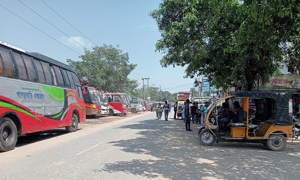 সাজেকে আটকা সহস্রাধিক পর্যটক, কার্যত বন্ধ শিক্ষা প্রতিষ্ঠান