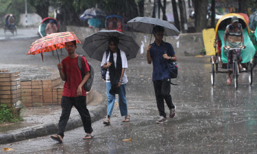 শুক্রবার পর্যন্ত ঝরবে বৃষ্টি, পাহাড়ধসের সতর্কবার্তা