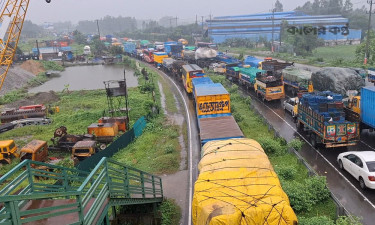 ঢাকা-টাঙ্গাইল মহাসড়কে ২৩ কিলোমিটার এলাকাজুড়ে যানবাহনের ধীরগতি