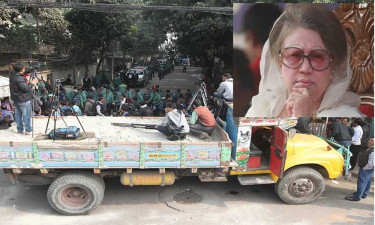 খালেদা জিয়ার বাসভবনে বালুর ট্রাক, মামলা হলো হাসিনার বিরুদ্ধে