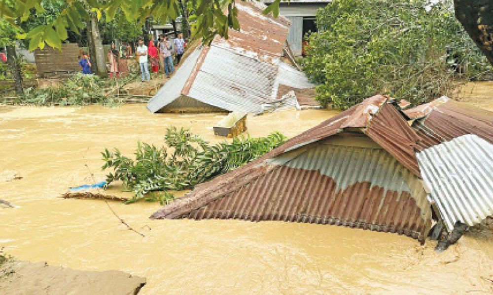 বন্যা পরিস্থিতি : এত পানি কখনো দেখেনি হালুয়াঘাটবাসী