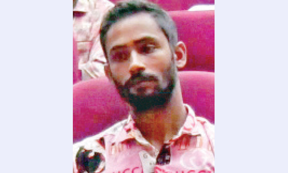 এক পা হারানো মমদেলের সংসারে নেমেছে অন্ধকার