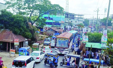 জমির মালিকদের বাধার মুখে সম্ভব হয়নি অধিগ্রহণ, যানজটে ভোগান্তি