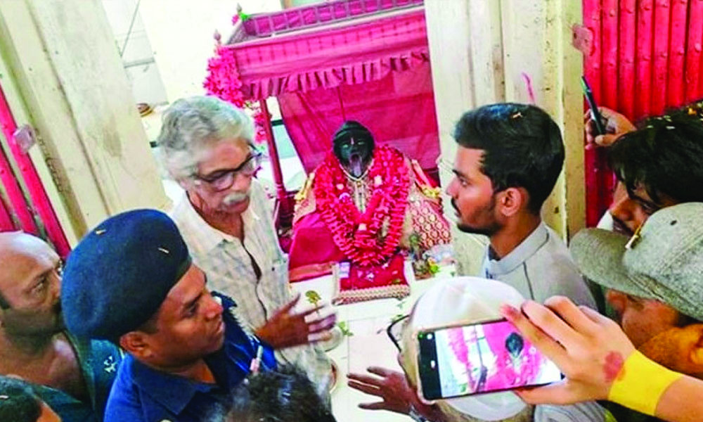 উপদেষ্টার প্রস্থানের পর যশোরেশ্বরী মন্দিরে হাতাহাতি