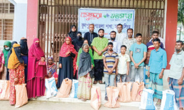 ফুলপুরে বসুন্ধরা শুভসংঘের উদ্যোগে বন্যার্তদের উপহার