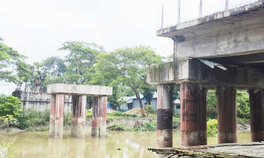 ১৯ মাসের কাজ শেষ হয়নি ৫ বছরেও, টাকা তুলে লাপাত্তা ঠিকাদার