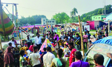 অনুমতি ছাড়াই বিদ্যালয়ের মাঠে মেলার আয়োজন