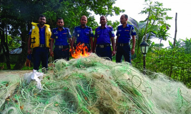 লক্ষ্মীপুরে নৌকাসহ ২৭ হাজার মিটার কারেন্ট জাল জব্দ