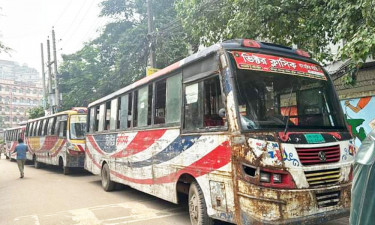 ভিক্টর ক্লাসিকের ১২ বাস আটকে রাখল শিক্ষার্থীরা