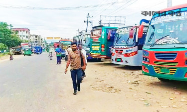 সুনামগঞ্জে টোল আদায় বন্ধের দাবিতে গণপরিবহন শ্রমিকদের কর্মবিরতি