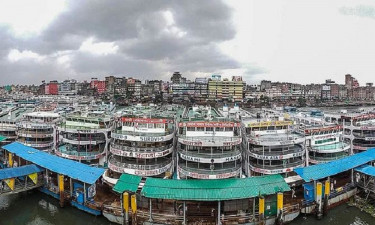 ঘূর্ণিঝড় ‘ডানা’ : ঢাকা থেকে বিভিন্ন রুটে লঞ্চ চলাচল বন্ধ