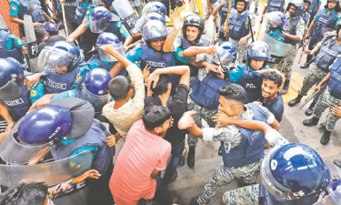 সচিবালয়ে বিক্ষোভের ঘটনায় ২৬ শিক্ষার্থী গ্রেপ্তার